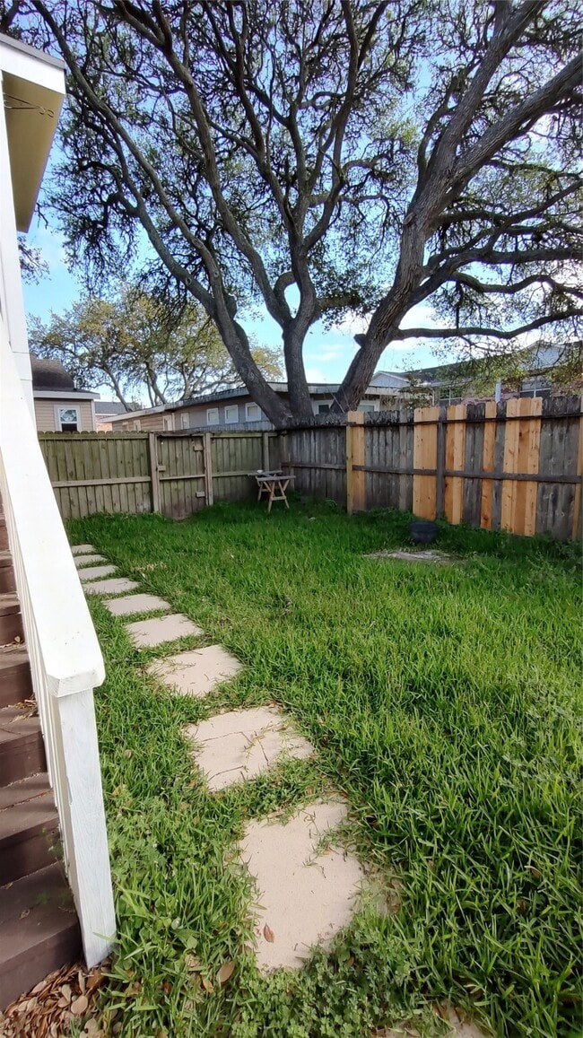 Photo - 4523 1/2 Bernardo De Galvez Ave