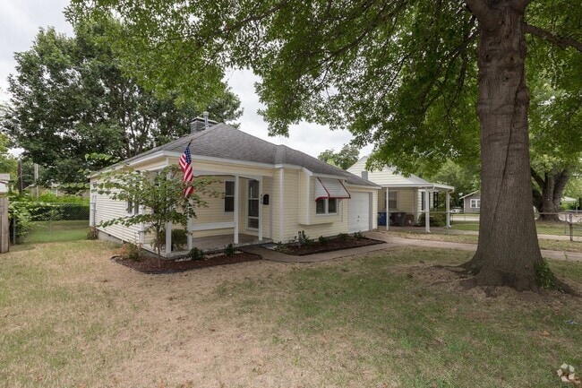 Building Photo - Beautiful 2 Bedroom, 1 Bath Home Coming Soon!