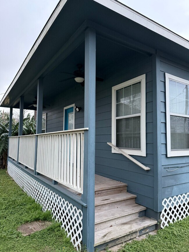 Photo - 7813 Canal St