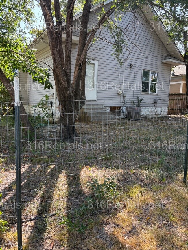Photo - 257 N Poplar Ave