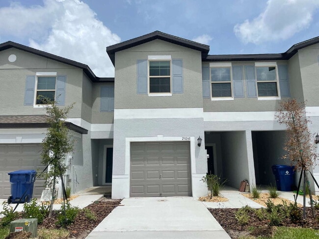 Building Photo - 23261 Willow Glen Way