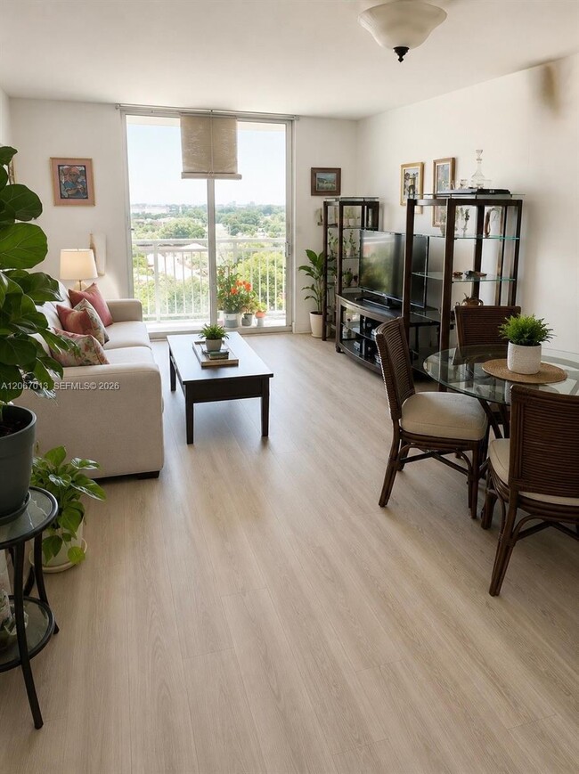 Photo - 3000 Coral Wy Unit 806