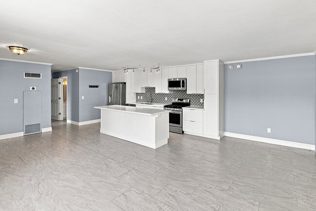 Photo - 2215 Aloha Dr Unit 4J