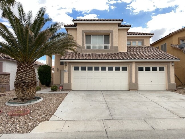 Building Photo - GET READY FOR SUMMER IN THIS BEAUTIFUL 5 BEDROM 3 BATHROOM HOME WITH A STATE OF THE ART APPLIANCE...