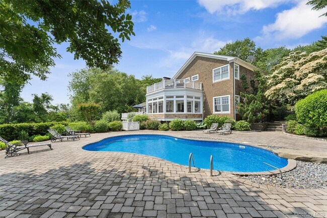 40 Overlook Dr