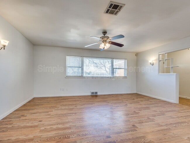 Photo - 611 Garth Brooks Blvd