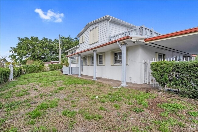 Building Photo - 141 McArthur Pkwy Unit 1 Rental