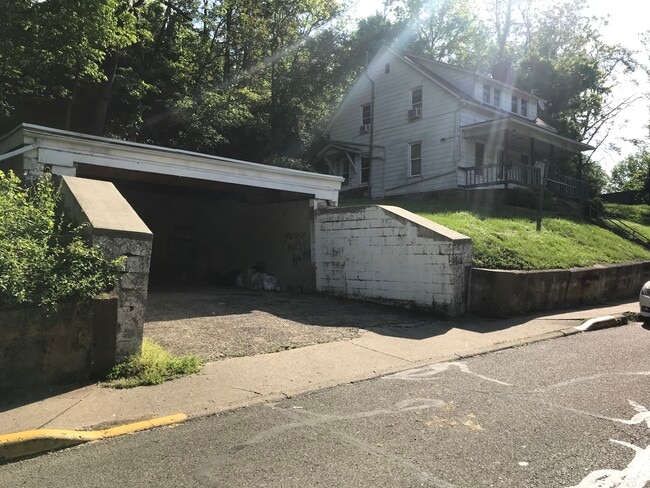 Photo - 116 W Washington St