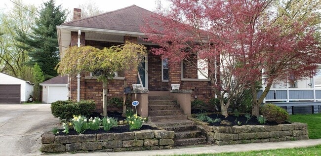 Building Photo - 27 Gordon St