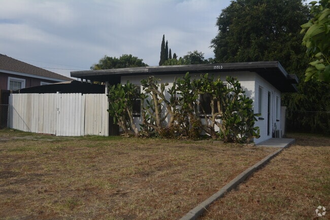 Building Photo - 15703 Palo Alto Ave Rental