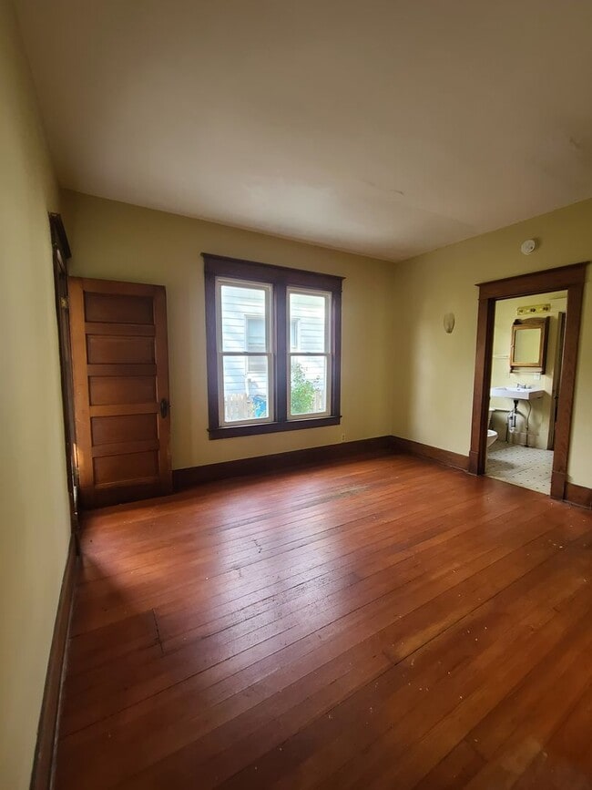 Photo - 401 1/2 W Vine St.