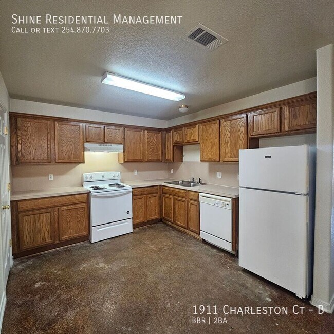 Photo - 1911 Charleston Ct Unit B