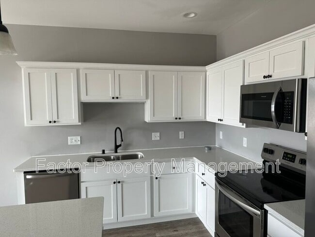 Photo - 621 Prairie Rose Trl