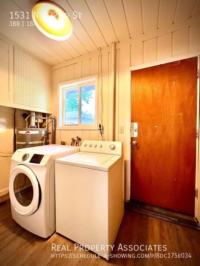 Photo - 1531 N 122nd St