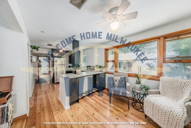 Building Photo - 3407 S Burrell St