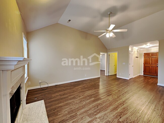 Photo - 3021 Iroquois Dr