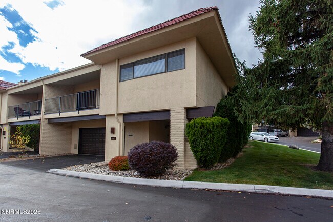 Building Photo - 3447 Skyline Blvd Rental