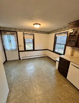 Photo - 683 Station Rd