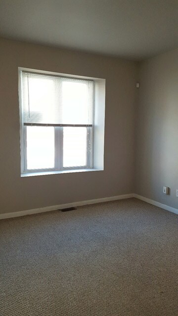 Livingroom View #1 - 524 N 33rd St