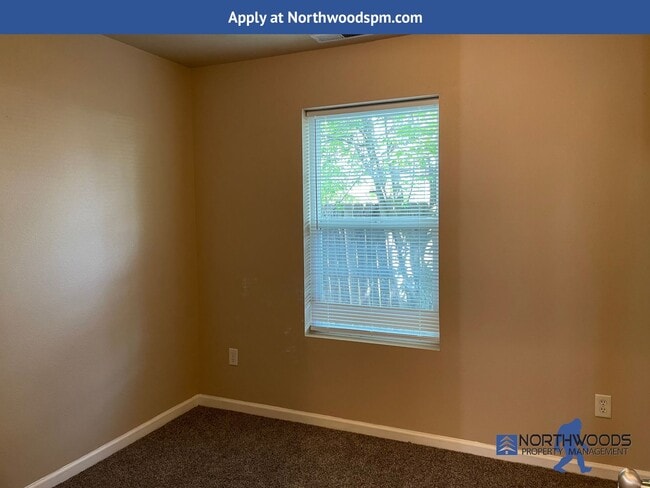 Photo - Nice 2 Bedroom 2 Bathroom 2 Story-Town Home-White City