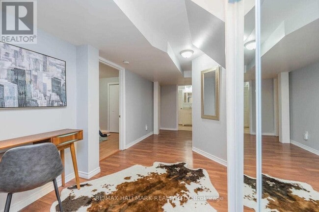 Photo - 218 Silverbirch Dr