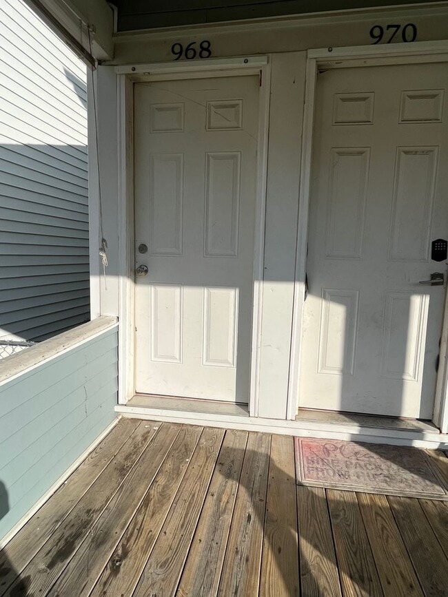Photo - 968-970-970 Wilson Ave Unit 968