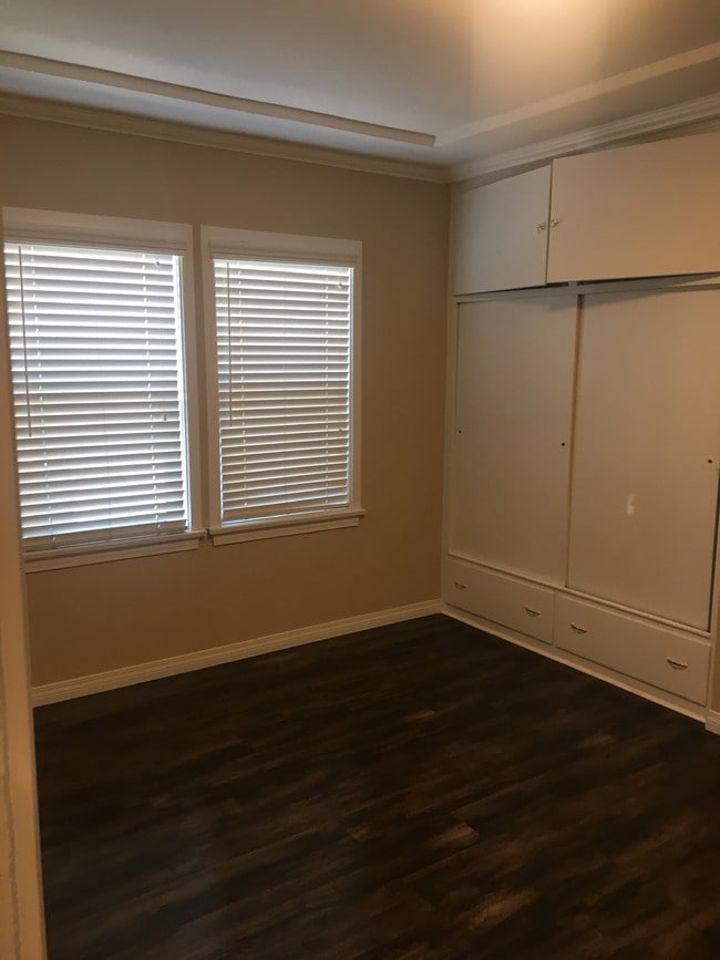 Bedroom 1 - 1510 W 79th St Unit 1510