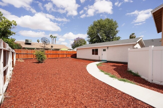 Photo - 14696 Joshua Tree Ave Unit 14698 Joshua Tree Avenue