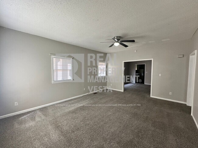 Photo - 1082 Lamont St