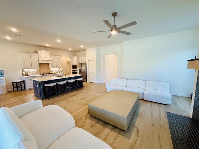 Photo - 218 Oakcrest Dr