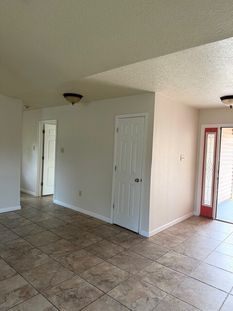 Photo - 550 Dewey Rd