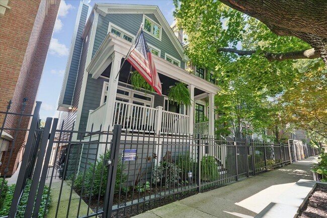 Photo - 1441 W Wolfram St