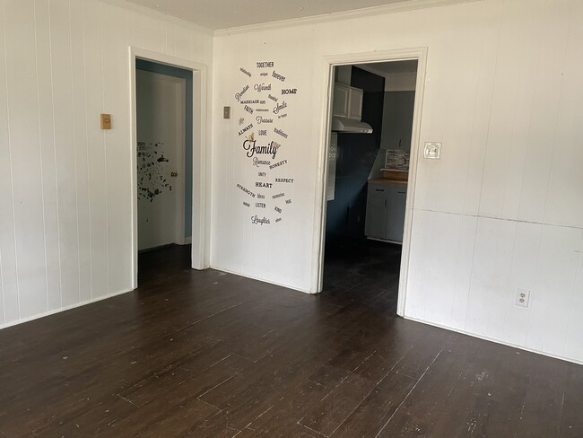 Photo - 110 Bratton St