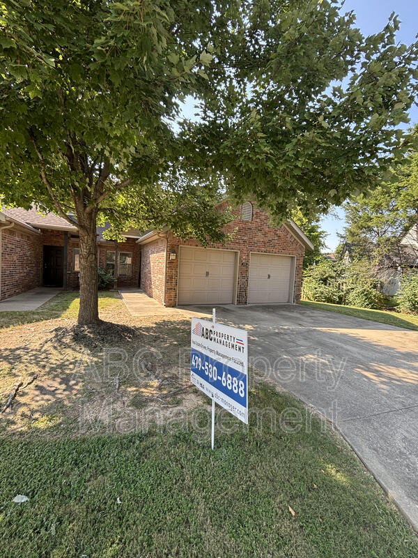 Building Photo - 3220 W Montrail Pl Rental