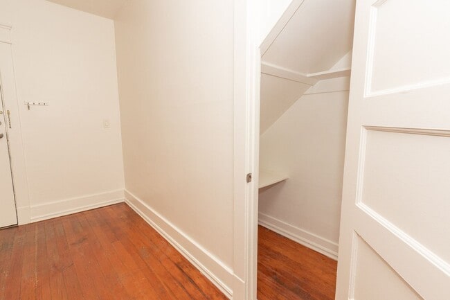 Photo - Charming 1-Bed/1-Bath Unit One Block from the Heart of Barrio Logan! $1000 DEPOSIT! Unidad 2206
