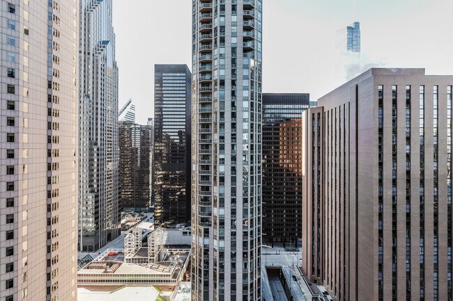 225 N Columbus Dr Unit SI FL23-ID1425
