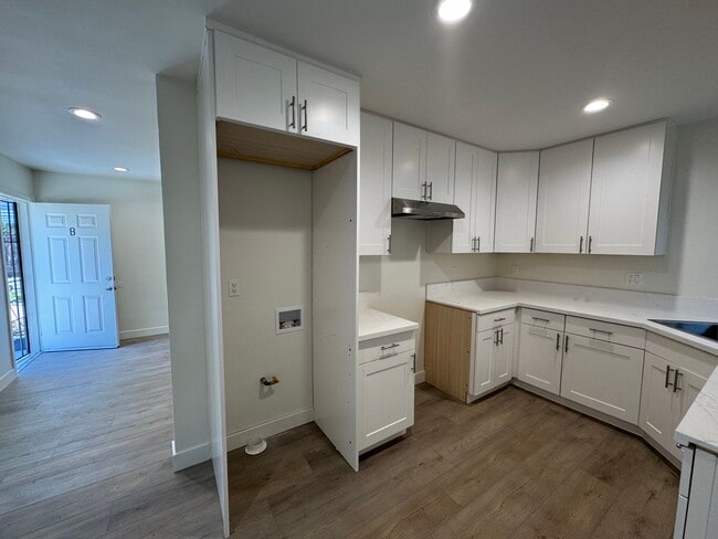Cocina - Conexiones para lavadora y secadora - 1026 Ruberta Ave Unidad B