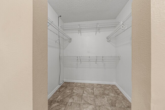 Photo - 1528 Vista Lake Cir