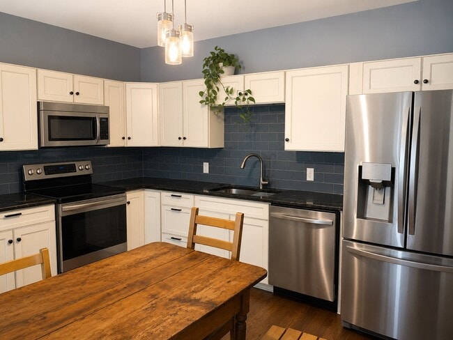 Photo - 77 E Main St