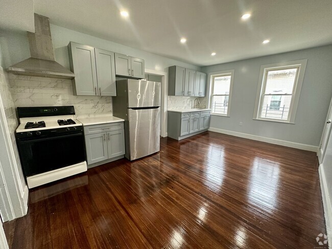 Building Photo - 30 West St Unit 3rd fl Rental