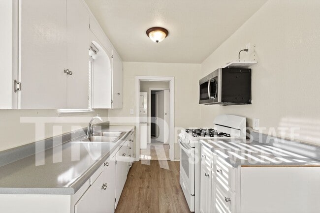 Photo - 2305 Garfield Ave Unit #A