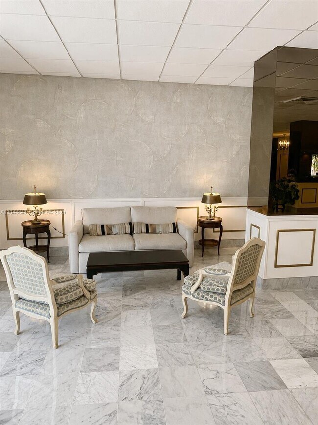 Photo - 5255 Collins Ave Unit 7B