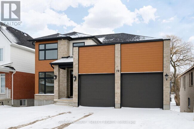 Photo - 70 Royal Cres