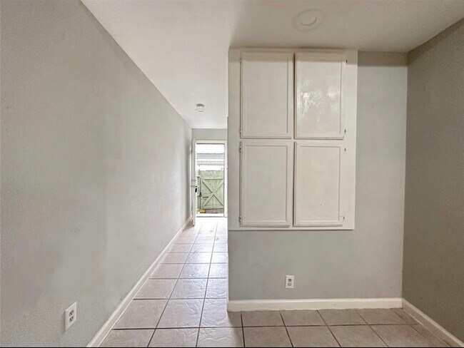 Photo - 8717 Victorian Village Dr Unit 8717