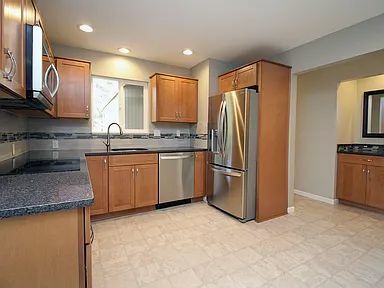 Building Photo - 17638 NW Shorewood Dr Rental