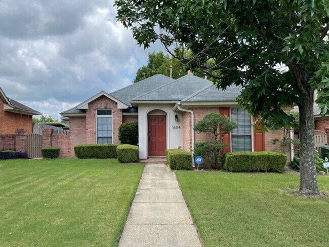 1604 Queen Elizabeth Ct Unidad 1604 Queen Elizabeth Court