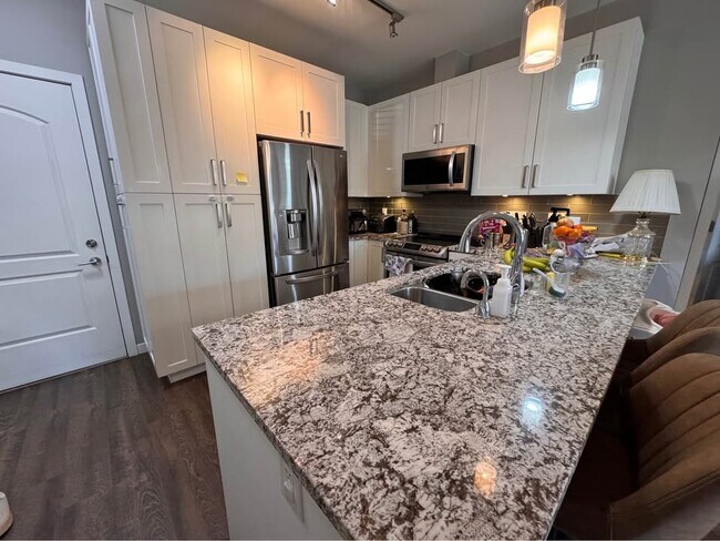 Photo - 6490 194 St Unit 6