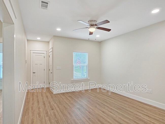 Photo - 2289 Dog Track Rd Unidad B