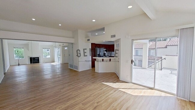 2Bd 1Ba Condo in Newport Beach - 2Bd 1Ba Condo in Newport Beach