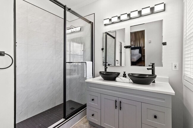 Photo - 141 Duckworth St Unité SI FL2-ID1438806P